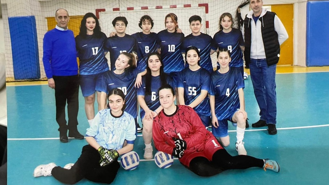 Okul Kız Futsal Takımımız Yarı Finalde